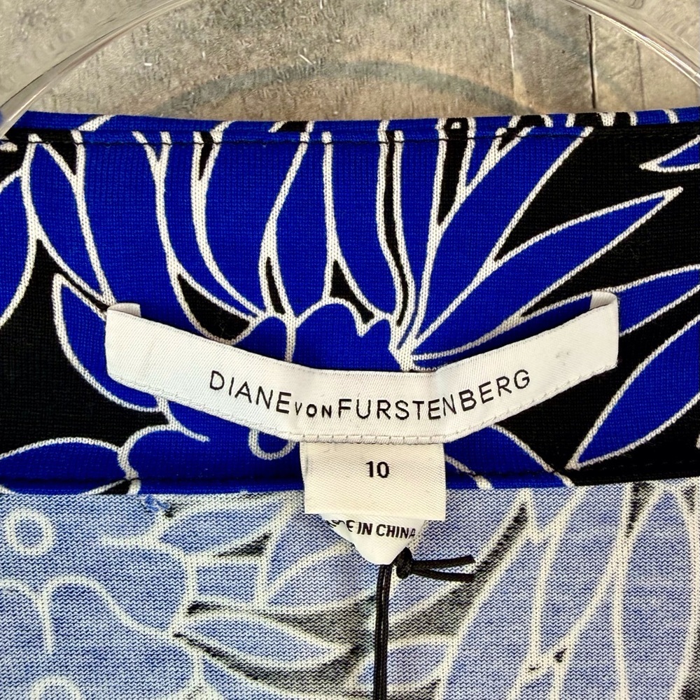 NEW Diane Von Furstenberg Julian Wrap Dress in Royal Blue Floral Size 10. - Picture 7 of 9